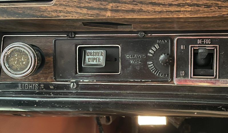 YETKİLİ BAYİDEN’ CHEVROLET NOVA (1976) dolu