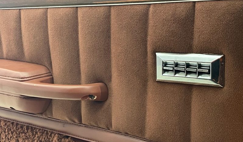 YETKİLİ BAYİDEN’ CHEVROLET NOVA (1976) dolu