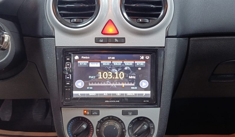 YETKİLİ BAYİDEN’ OPEL CORSA 1.4 SPORT (2007) dolu