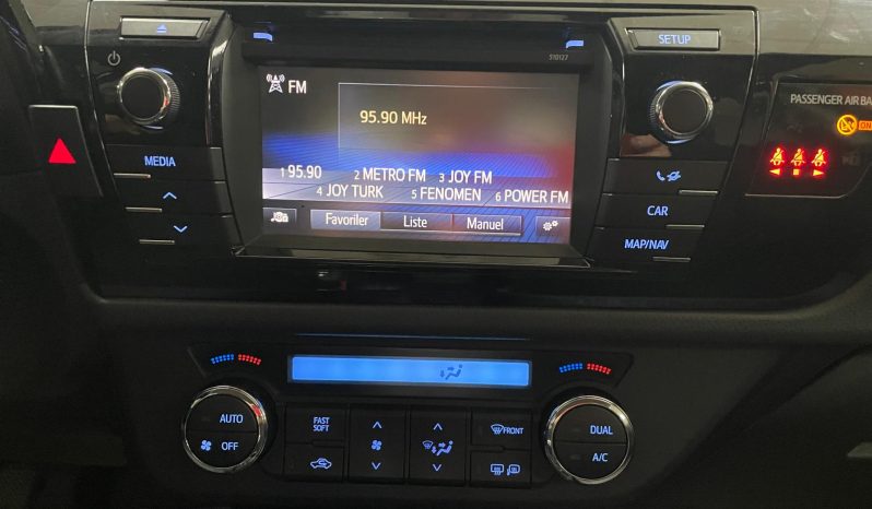 YETKİLİ BAYİDEN’ ŞİMDİ AL 3 AY SONRA ÖDE TOYOTA COROLLA (2015) dolu