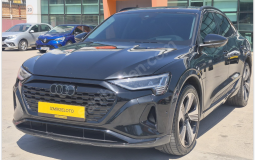 YETKİLİ BAYİDEN’ AUDİ Q8 E-TRON (2023)