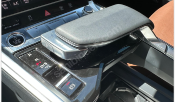 YETKİLİ BAYİDEN’ AUDİ Q8 E-TRON (2023) dolu
